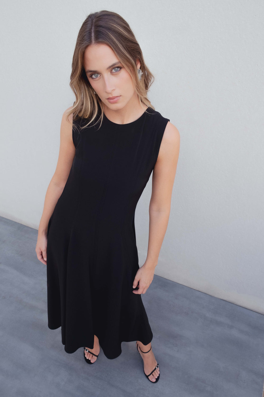 Vestido Midi Nesgas