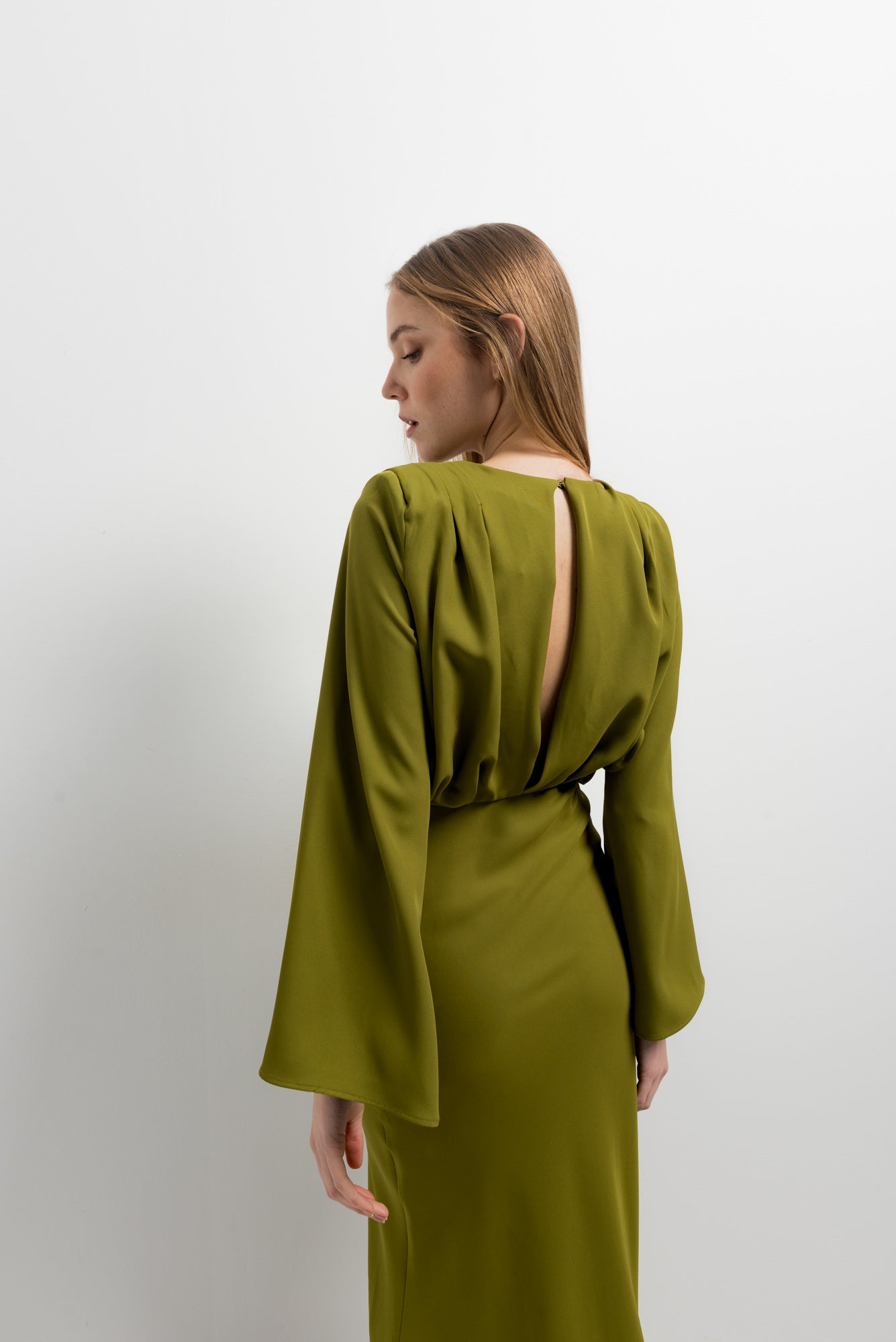 Vestido Largo con Escote Cruzado