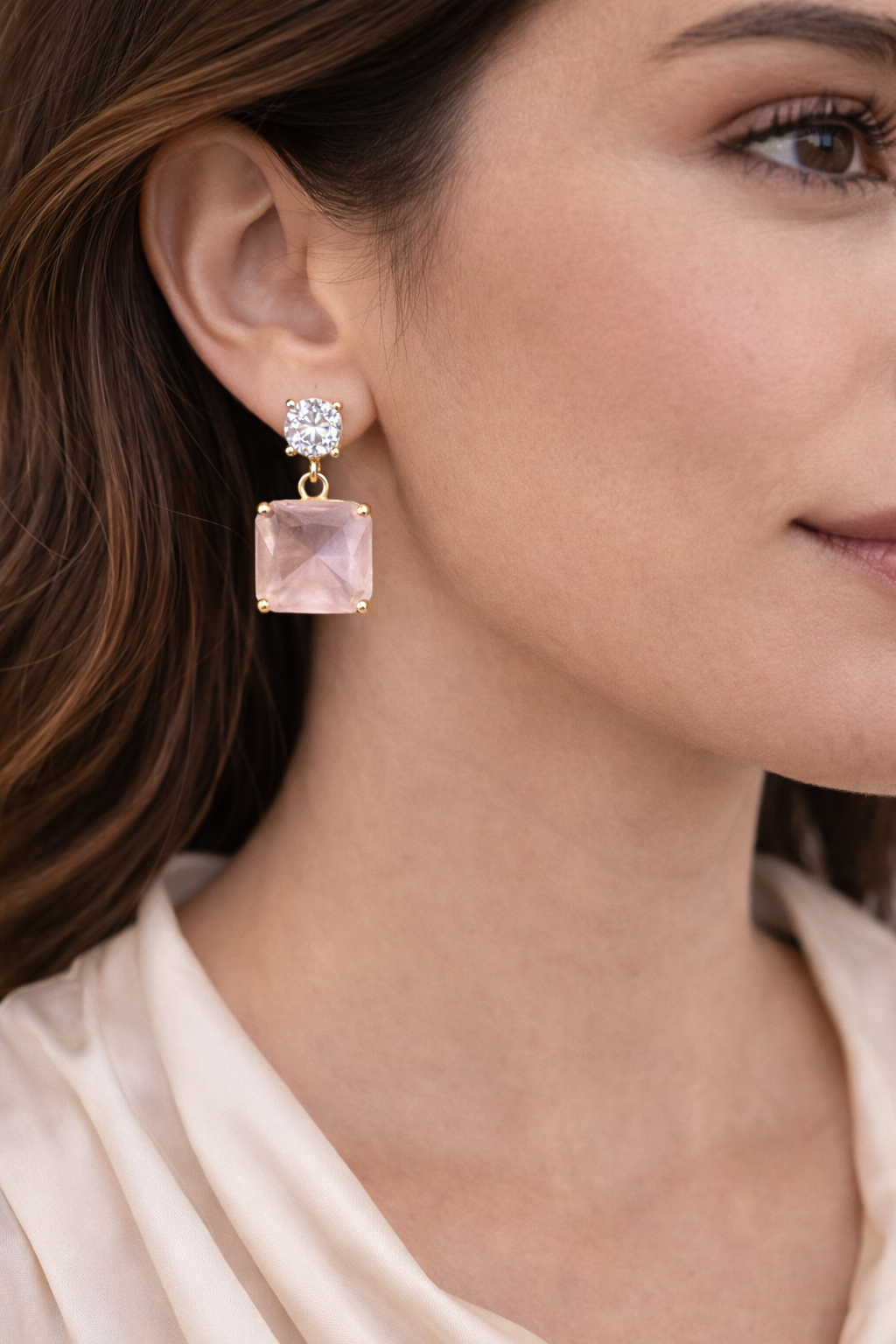 Pendientes de Cristal Rosa Bañados en Oro